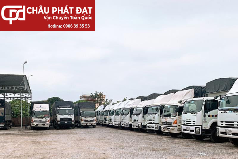 Đội xe chở hàng của Công Ty Chở Hàng Sài Gòn Đi Bạc Liêu